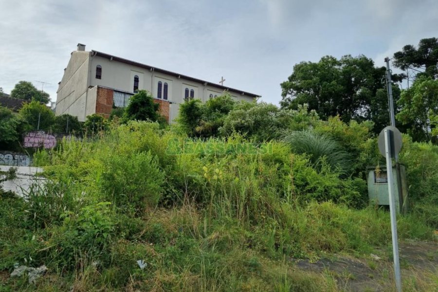 Terreno com 1185m², no bairro São Leopoldo em Caxias do Sul para Comprar