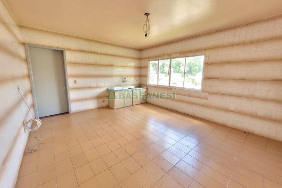 Apartamento com 52m², 2 dormitórios, no bairro São Leopoldo em Caxias do Sul para Alugar