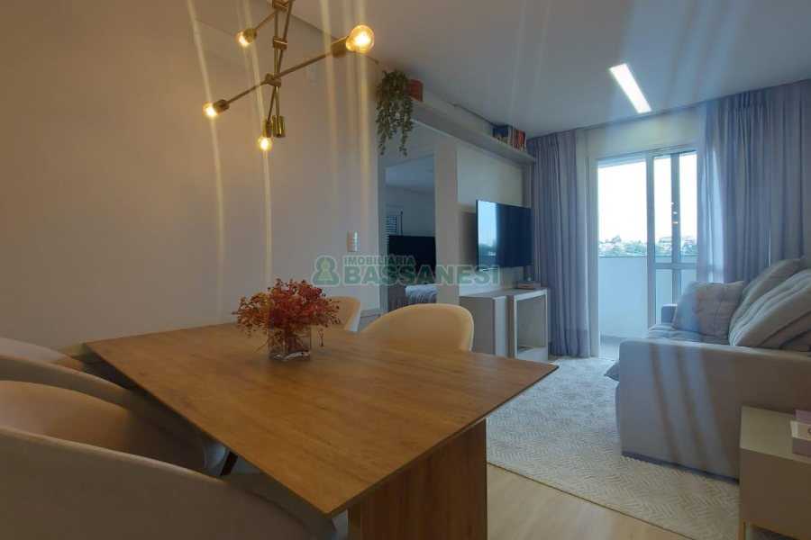 Apartamento com 55m², 2 dormitórios, 1 vaga, no bairro Nossa Senhora da Saúde em Caxias do Sul para Comprar