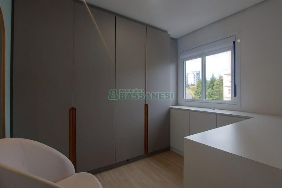 Apartamento com 55m², 2 dormitórios, 1 vaga, no bairro Nossa Senhora da Saúde em Caxias do Sul para Comprar