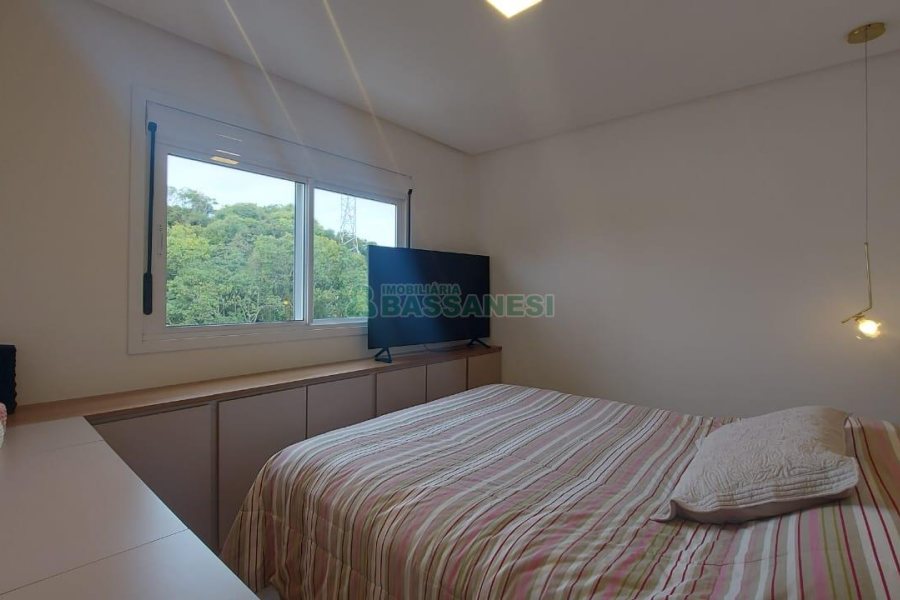 Apartamento com 55m², 2 dormitórios, 1 vaga, no bairro Nossa Senhora da Saúde em Caxias do Sul para Comprar