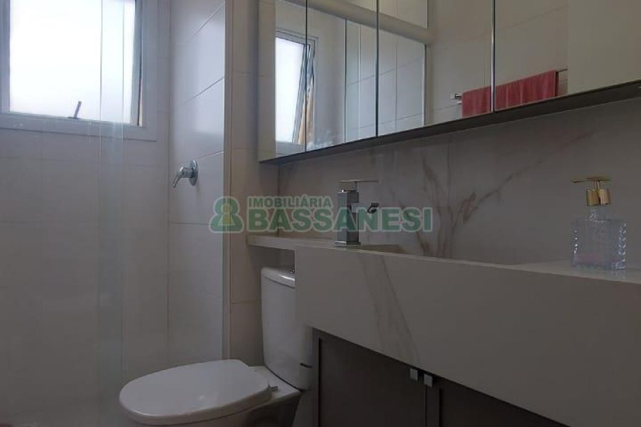 Apartamento com 55m², 2 dormitórios, 1 vaga, no bairro Nossa Senhora da Saúde em Caxias do Sul para Comprar