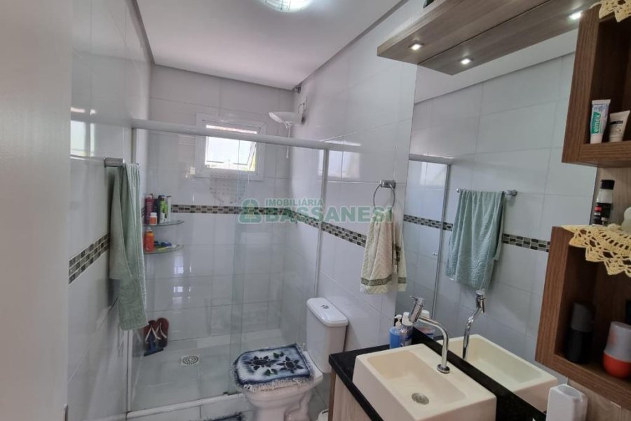 Casa com 139m², 3 dormitórios, 2 vagas, no bairro São Luiz em Caxias do Sul para Comprar