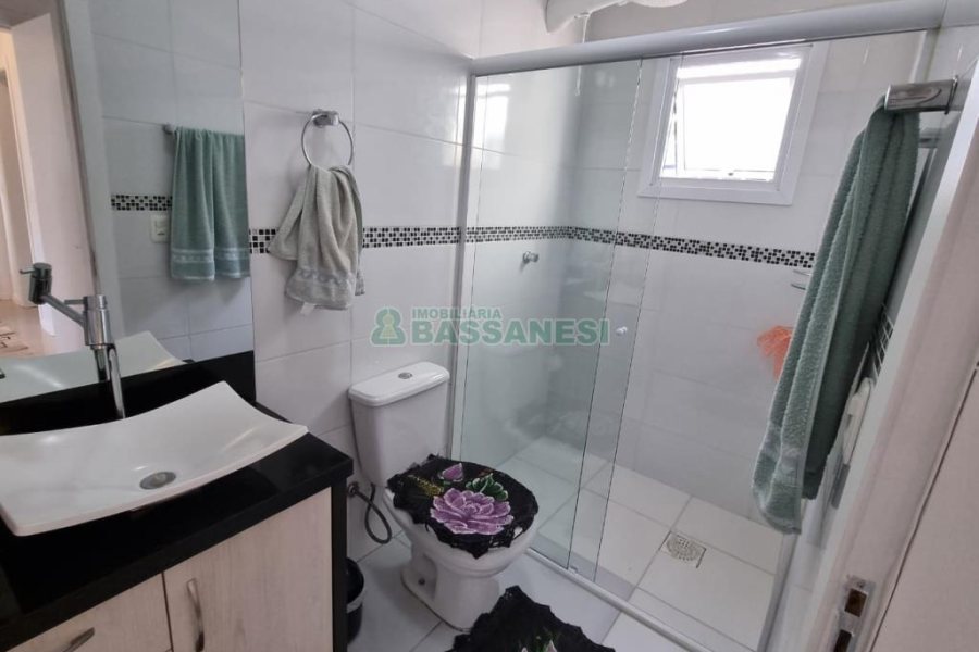 Casa com 139m², 3 dormitórios, 2 vagas, no bairro São Luiz em Caxias do Sul para Comprar