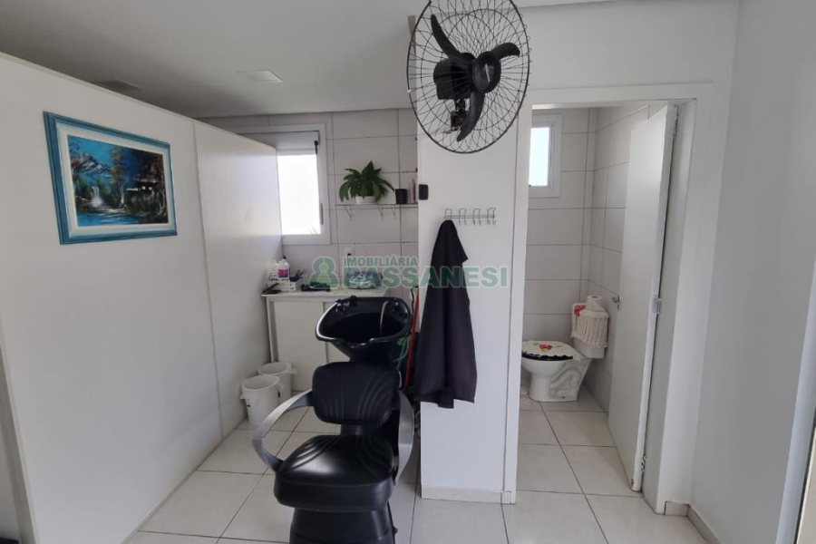 Casa com 139m², 3 dormitórios, 2 vagas, no bairro São Luiz em Caxias do Sul para Comprar