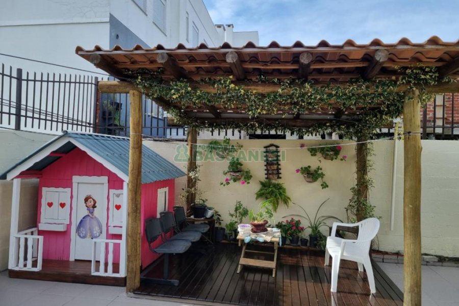 Casa com 139m², 3 dormitórios, 2 vagas, no bairro São Luiz em Caxias do Sul para Comprar