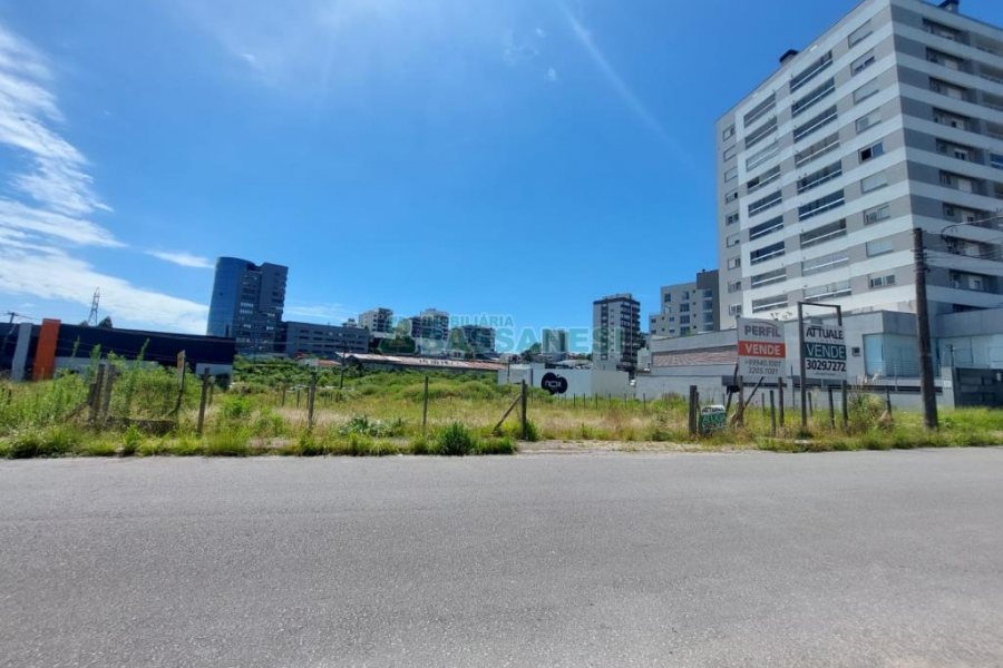 Terreno com 835m², no bairro Villagio Iguatemi em Caxias do Sul para Comprar