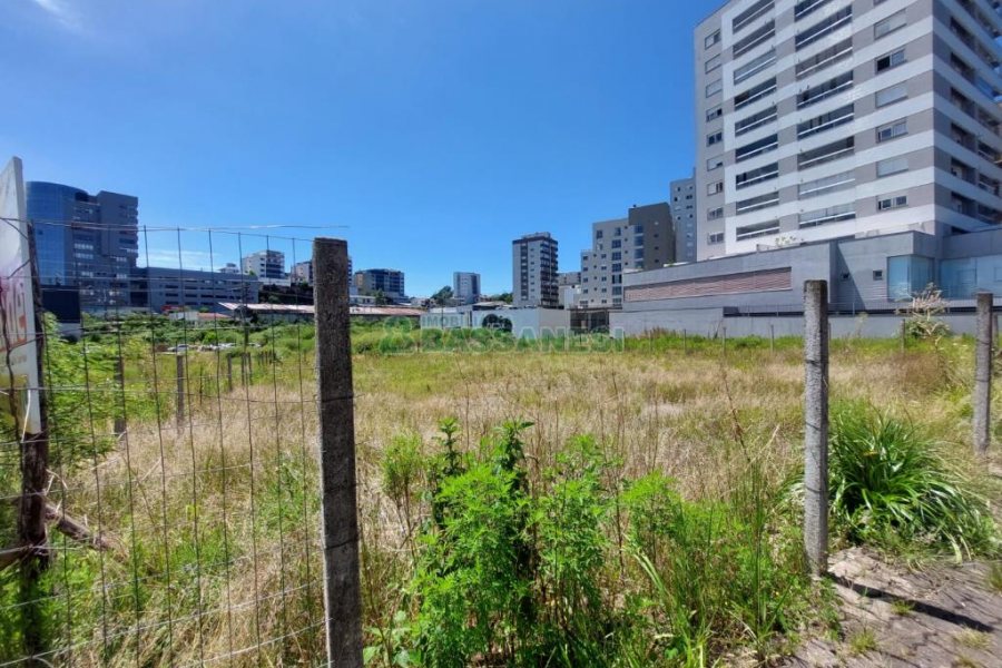 Terreno com 835m², no bairro Villagio Iguatemi em Caxias do Sul para Comprar