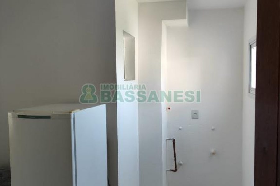 Apartamento com 38m², 1 dormitório, 1 vaga, no bairro Petrópolis em Caxias do Sul para Alugar