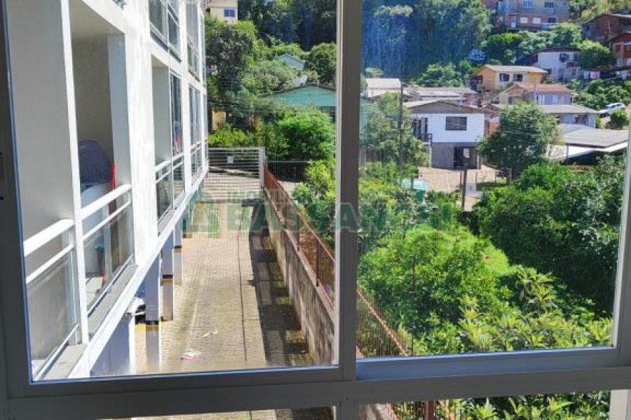 Apartamento com 38m², 1 dormitório, 1 vaga, no bairro Petrópolis em Caxias do Sul para Alugar