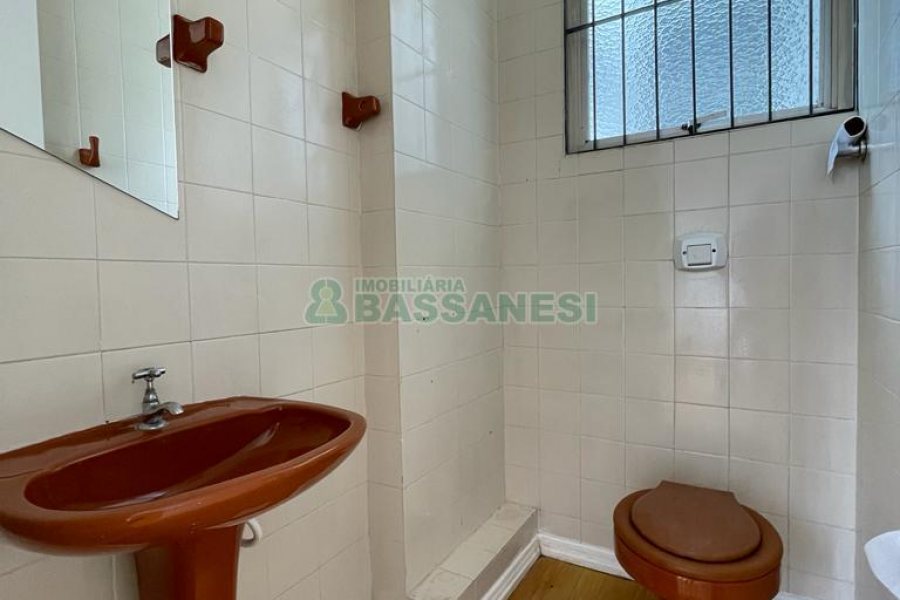 Sala Mobiliada com 60m², no bairro Centro em Caxias do Sul para Alugar