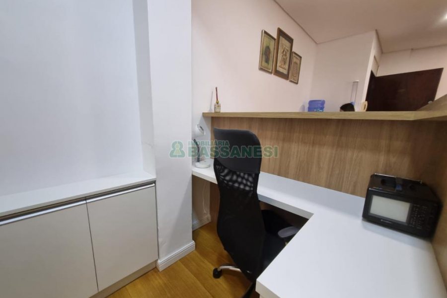 Sala Mobiliada com 60m², no bairro Centro em Caxias do Sul para Alugar