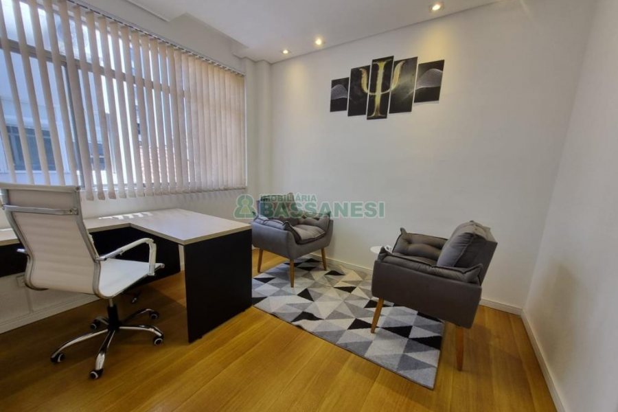 Sala Mobiliada com 60m², no bairro Centro em Caxias do Sul para Alugar
