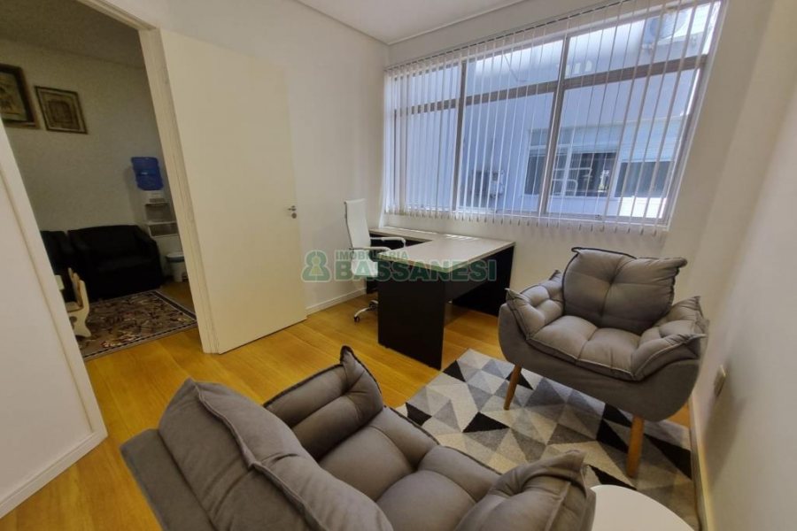 Sala Mobiliada com 60m², no bairro Centro em Caxias do Sul para Alugar