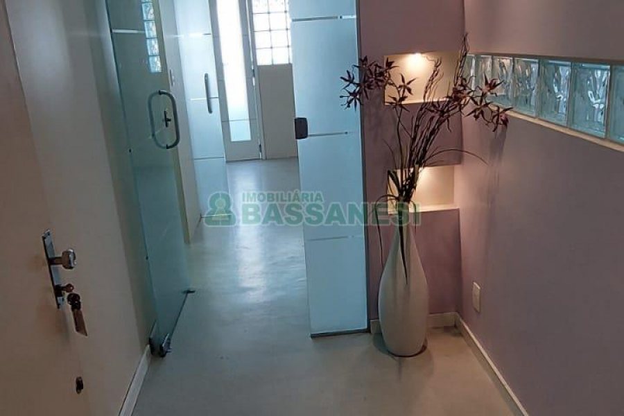 Sala com 50m², no bairro Centro em Caxias do Sul para Alugar