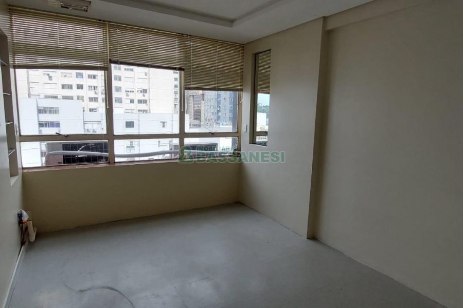 Sala com 50m², no bairro Centro em Caxias do Sul para Alugar