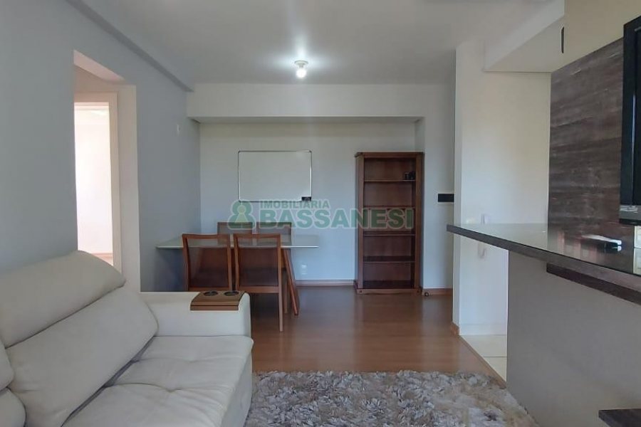 Apto Mobiliado com 63m², 2 dormitórios, 1 vaga, no bairro Petrópolis em Caxias do Sul para Alugar