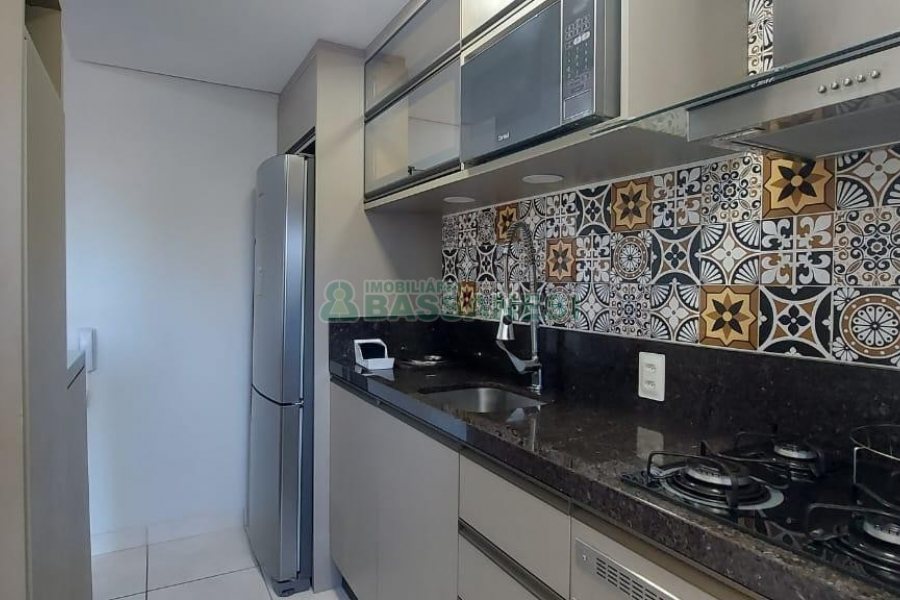 Apto Mobiliado com 63m², 2 dormitórios, 1 vaga, no bairro Petrópolis em Caxias do Sul para Alugar
