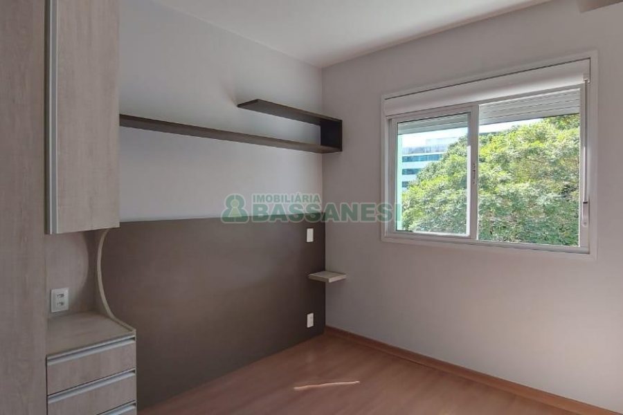 Apto Mobiliado com 63m², 2 dormitórios, 1 vaga, no bairro Petrópolis em Caxias do Sul para Alugar