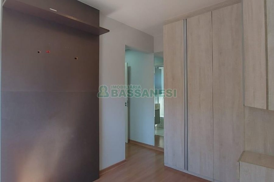 Apto Mobiliado com 63m², 2 dormitórios, 1 vaga, no bairro Petrópolis em Caxias do Sul para Alugar