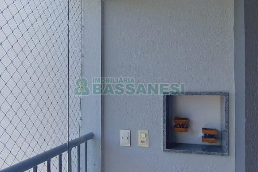 Apto Mobiliado com 63m², 2 dormitórios, 1 vaga, no bairro Petrópolis em Caxias do Sul para Alugar