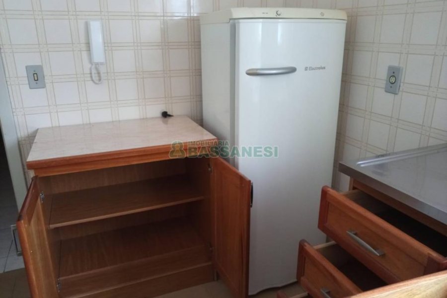 Apartamento, 2 dormitórios, no bairro São Pelegrino em Caxias do Sul para Comprar