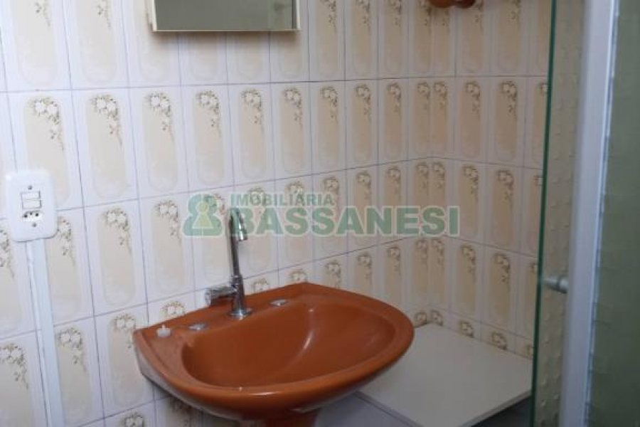 Apartamento, 2 dormitórios, no bairro São Pelegrino em Caxias do Sul para Comprar