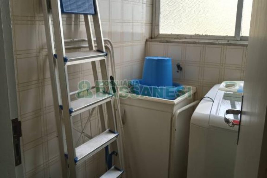 Apartamento, 2 dormitórios, no bairro São Pelegrino em Caxias do Sul para Comprar