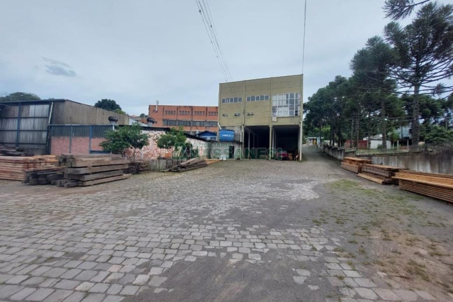 Loja com 350m², no bairro São Cristóvão em Caxias do Sul para Alugar