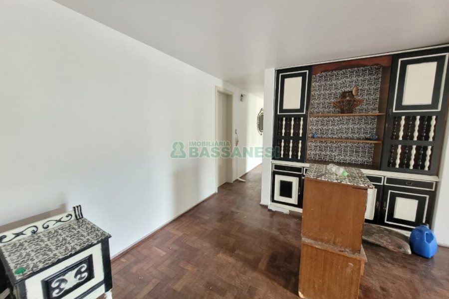 Casa com 360m², 3 dormitórios, 3 vagas, no bairro Marechal Floriano em Caxias do Sul para Alugar