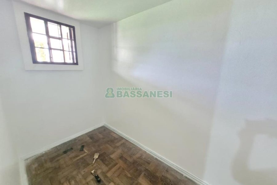 Casa com 360m², 3 dormitórios, 3 vagas, no bairro Marechal Floriano em Caxias do Sul para Alugar