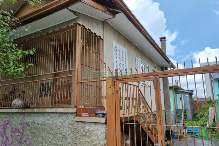 Casa com 200m², 3 dormitórios, no bairro Panazzolo em Caxias do Sul para Comprar