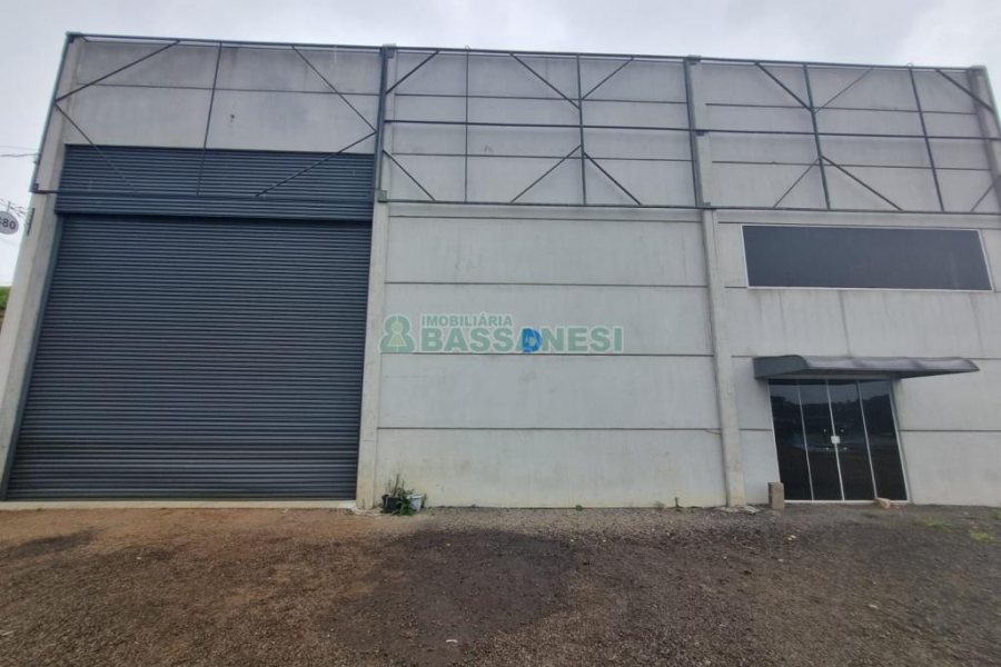 Pavilhão com 830m², no bairro São Gotardo em Flores da Cunha para Alugar