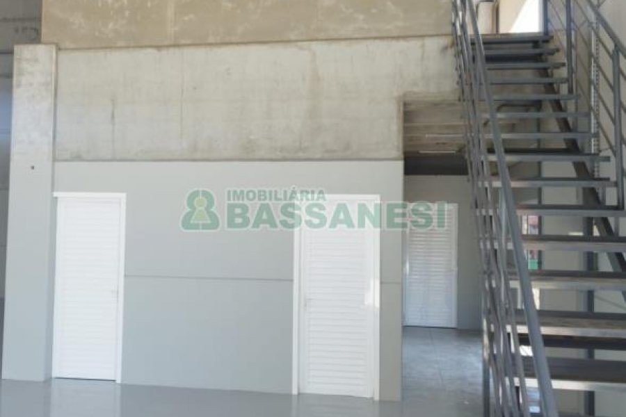 Pavilhão com 830m², no bairro São Gotardo em Flores da Cunha para Alugar