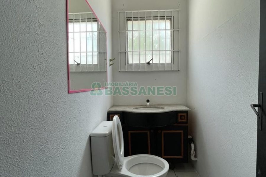 Loja com 65m², no bairro Lourdes em Caxias do Sul para Alugar