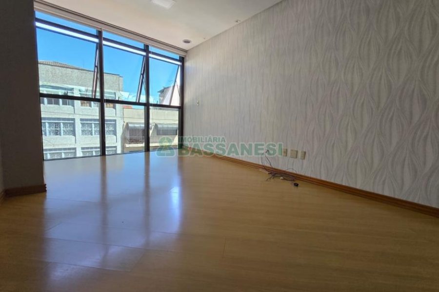 Sala com 72m², 1 vaga, no bairro Centro em Caxias do Sul para Comprar