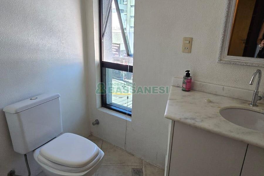 Sala com 72m², 1 vaga, no bairro Centro em Caxias do Sul para Comprar