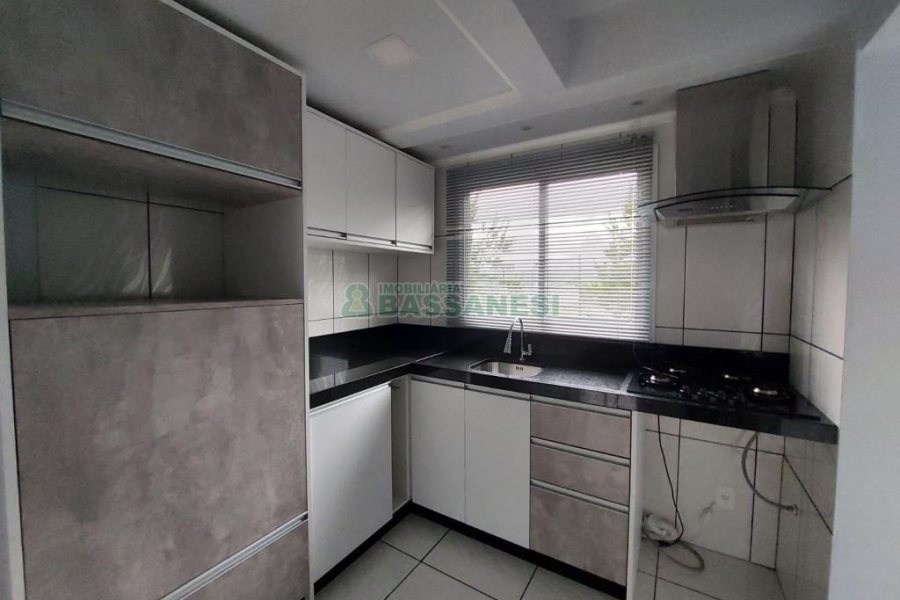 Sobrado com 89m², 2 dormitórios, no bairro São Luiz em Caxias do Sul para Comprar