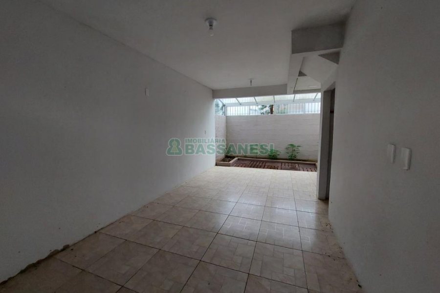 Sobrado com 89m², 2 dormitórios, no bairro São Luiz em Caxias do Sul para Comprar