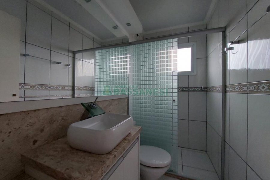 Sobrado com 89m², 2 dormitórios, no bairro São Luiz em Caxias do Sul para Comprar