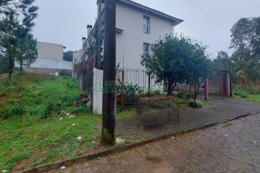 Sobrado com 89m², 2 dormitórios, no bairro São Luiz em Caxias do Sul para Comprar