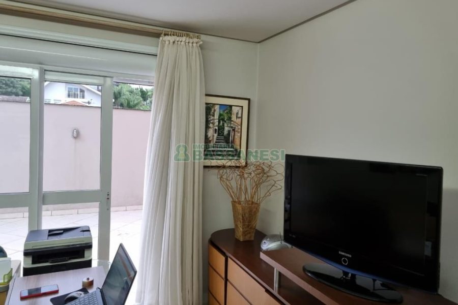 Apartamento com 233m², 3 dormitórios, 2 vagas, no bairro Santa Catarina em Caxias do Sul para Comprar