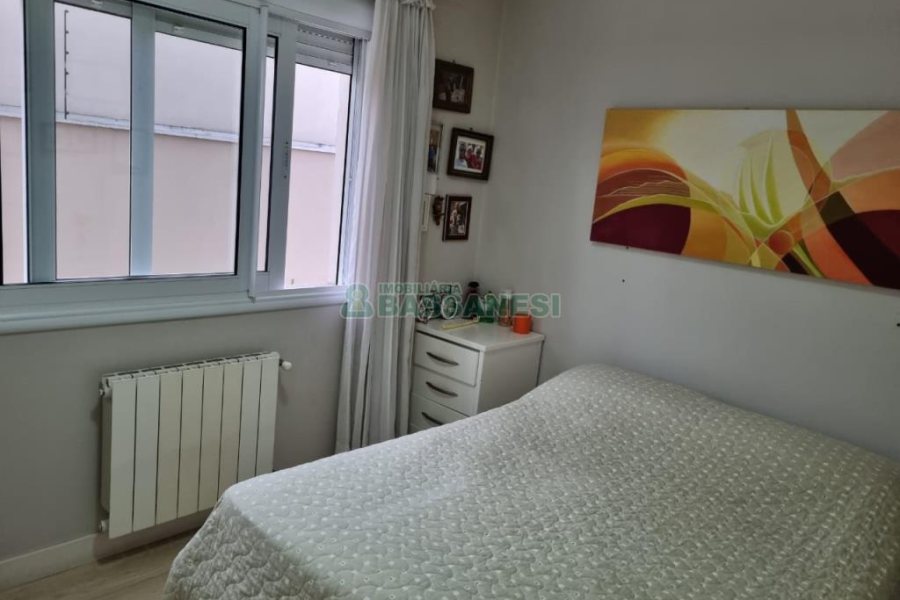 Apartamento com 233m², 3 dormitórios, 2 vagas, no bairro Santa Catarina em Caxias do Sul para Comprar