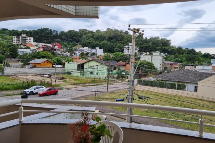 Apartamento com 233m², 3 dormitórios, 2 vagas, no bairro Santa Catarina em Caxias do Sul para Comprar