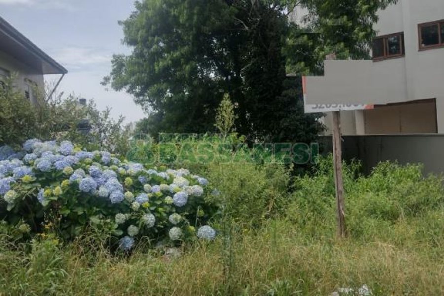 Terreno com 341m², no bairro Madureira em Caxias do Sul para Comprar