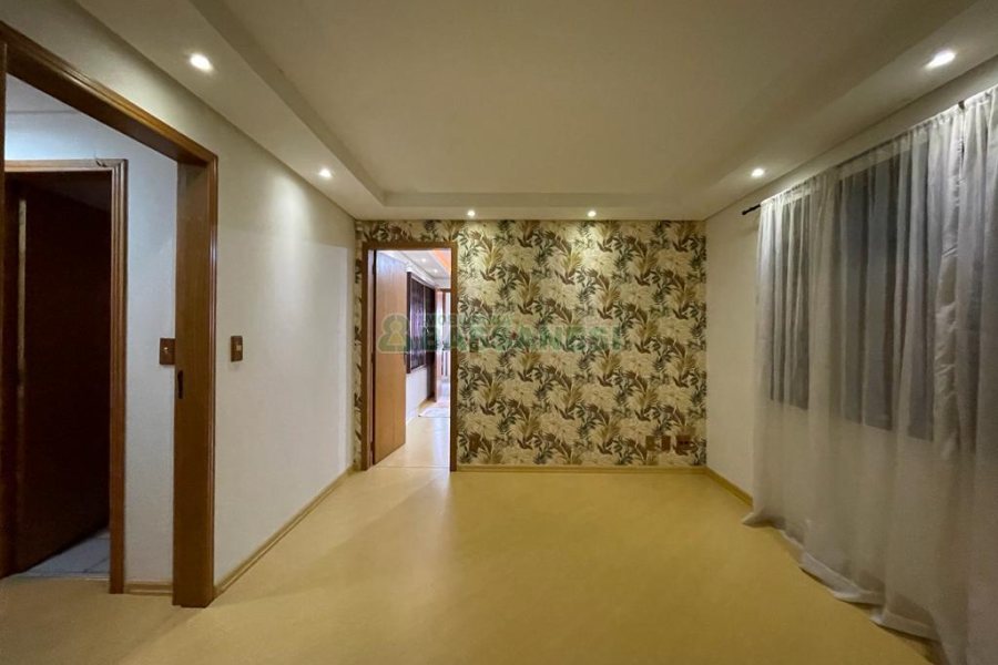 Casa com 260m², 3 dormitórios, 3 vagas, no bairro Interlagos em Caxias do Sul para Alugar