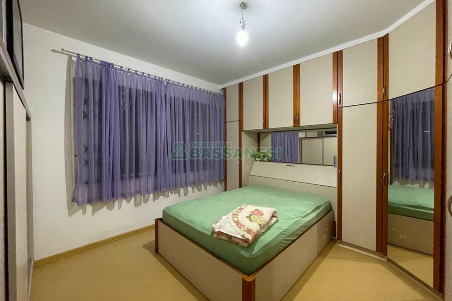 Casa com 260m², 3 dormitórios, 3 vagas, no bairro Interlagos em Caxias do Sul para Alugar