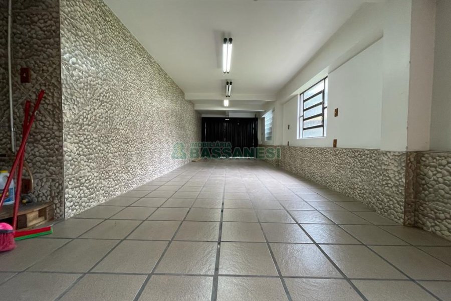 Casa com 260m², 3 dormitórios, 3 vagas, no bairro Interlagos em Caxias do Sul para Alugar