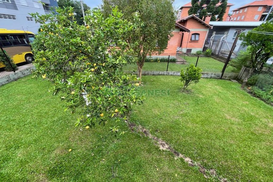 Casa com 260m², 3 dormitórios, 3 vagas, no bairro Interlagos em Caxias do Sul para Alugar