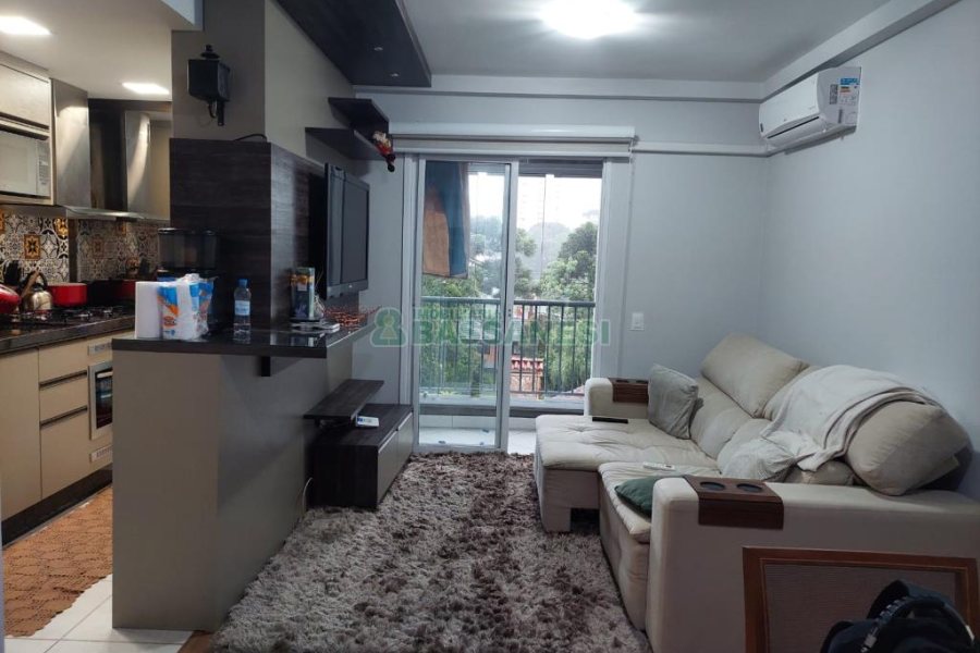 Apartamento com 63m², 2 dormitórios, 1 vaga, no bairro Petrópolis em Caxias do Sul para Comprar